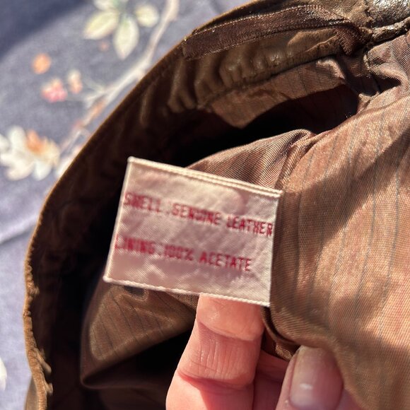 BANANA REPUBLIC Buttersoft Vintage Leather Pencil Skirt, Sz 6 w/ Tiny Flaws - Picture 14 of 15